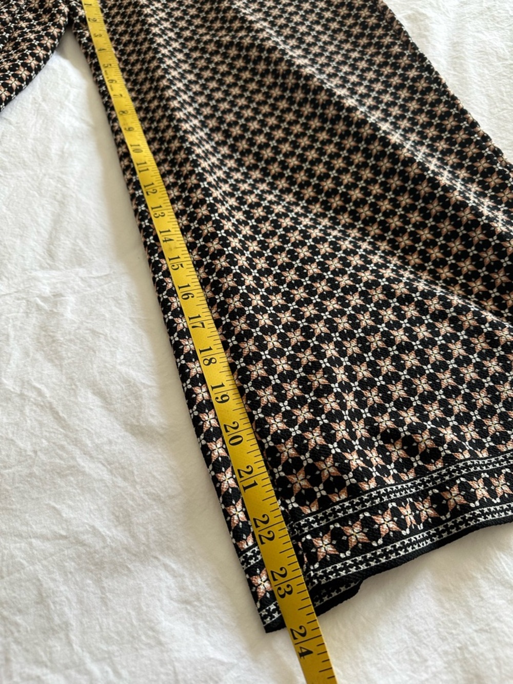 Max Studio Black & Cream Geometric Wide-Leg Pants, size large - Picture 12 of 14